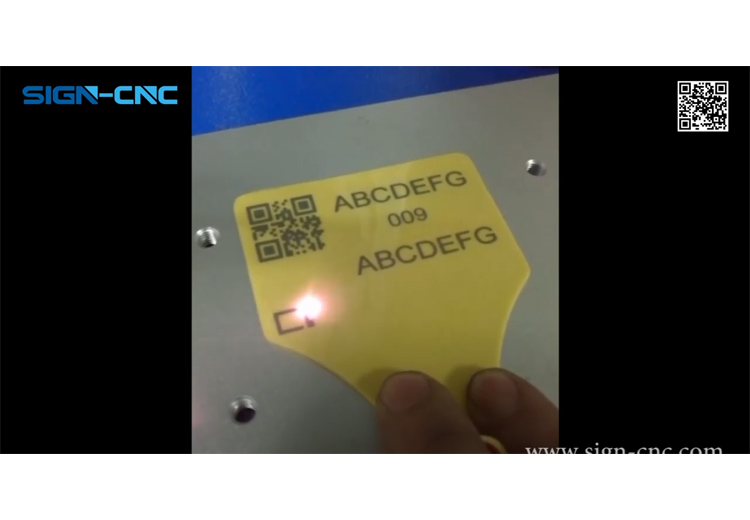 SIGN-CNC 光纤打标机打标塑料商品标签